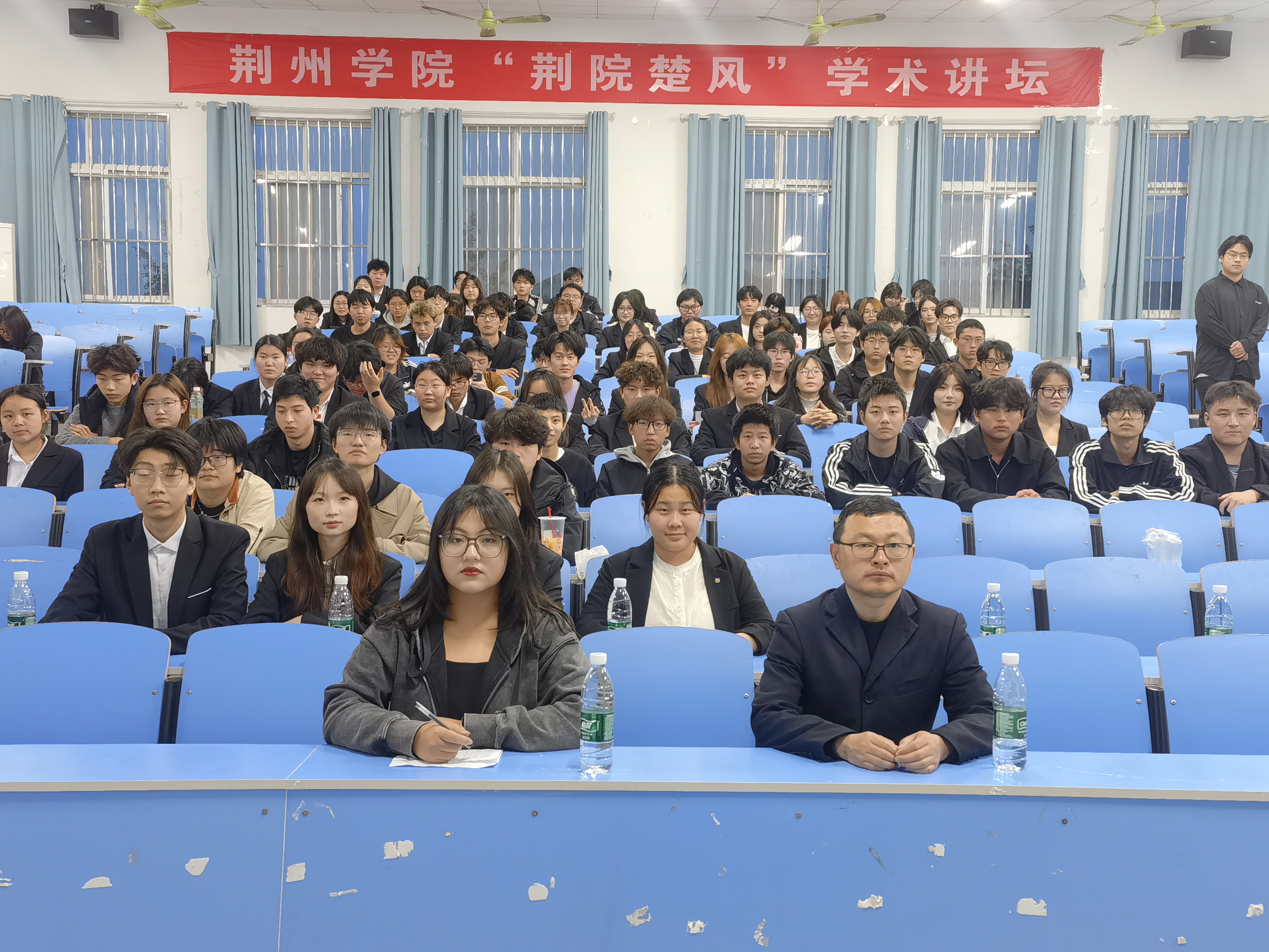 图片 1 图片 1