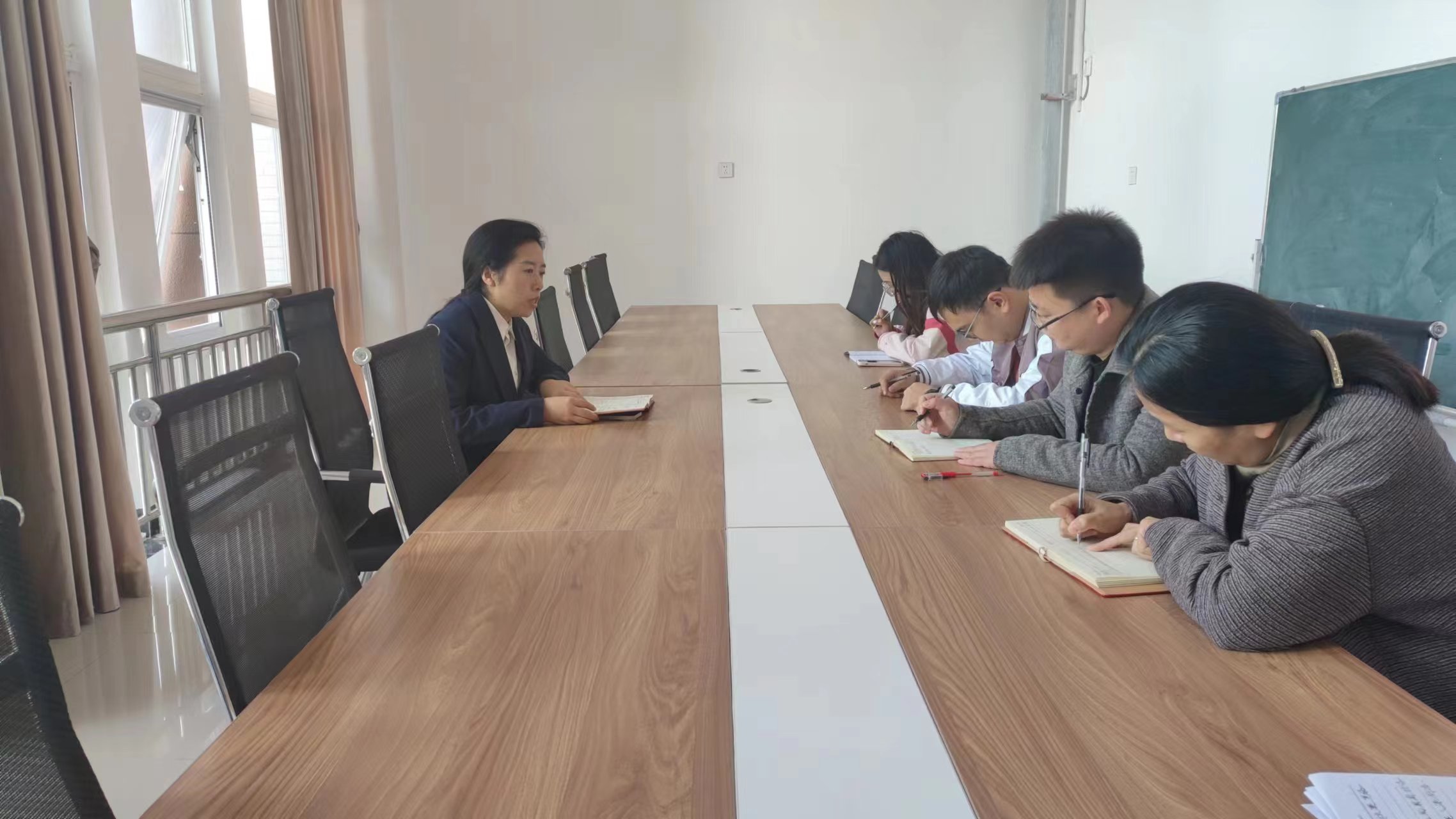 会议1.jpg 会议1.jpg
