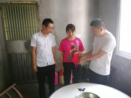 慰问脱贫户